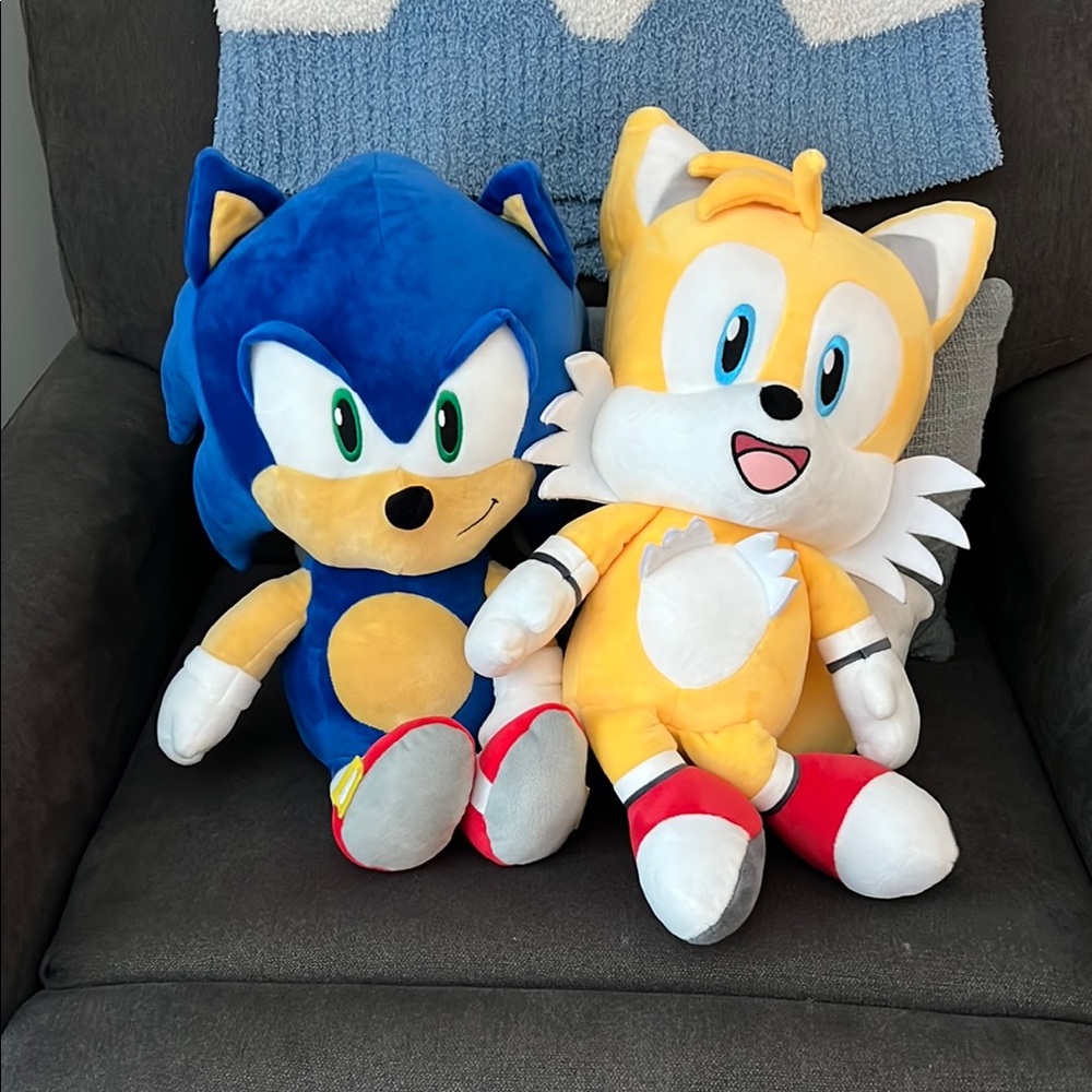Hug Me brand sonic and tails Plush Toy Set